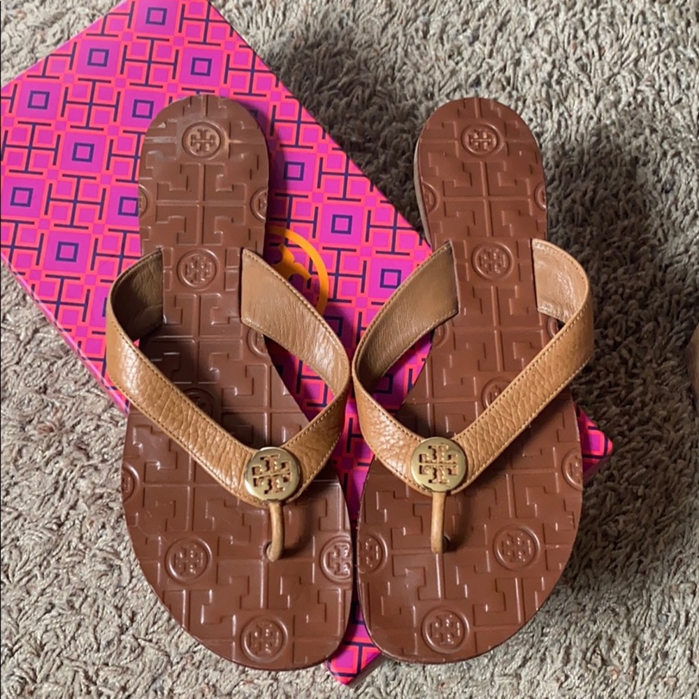 Tory Burch Thora Tumbled Leather Flip Flops